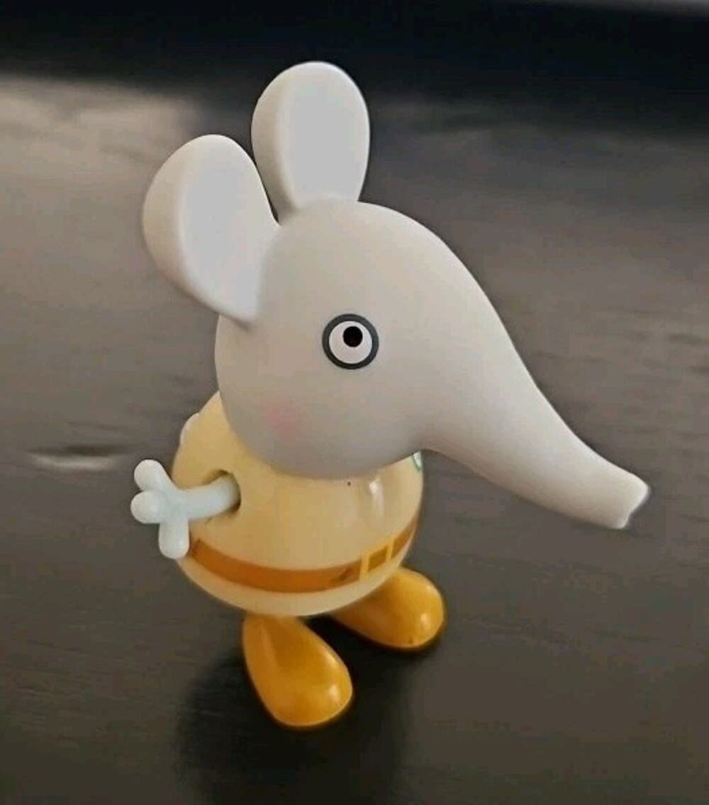 Peppa the Pig FRIEND EDMOND ELEPHANT Replacement 2" Figure Yellow Clothes